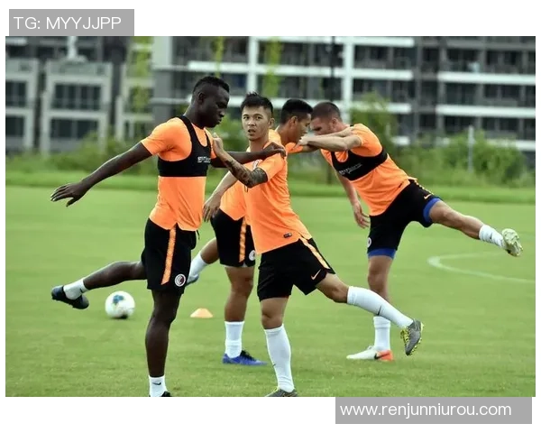 坎塞洛的足球之路：从天才少年到世界顶级后卫的蜕变与成就