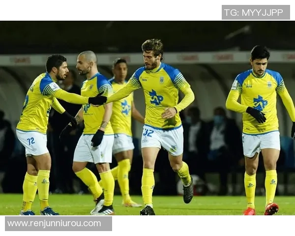 阿维斯与查维斯的激烈对决揭示了足球战术的深度与魅力