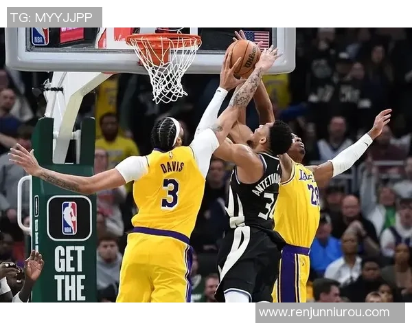 雄鹿与活塞激战正酣直播006精彩瞬间回顾与分析