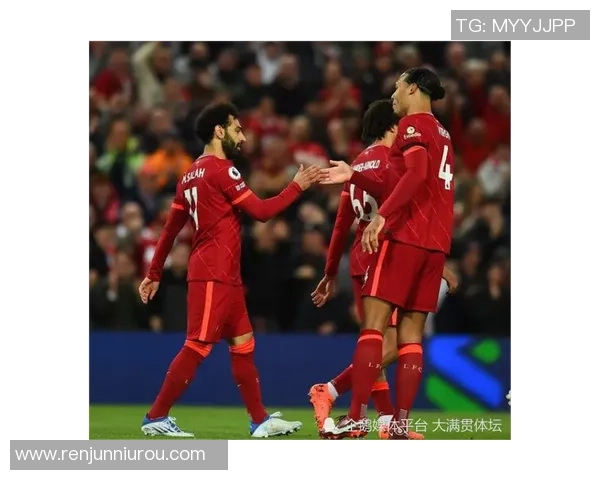 利物浦与曼联再度交锋宿敌对决引发球迷热议与期待 利物浦与曼联再度交锋宿敌对决引发球迷热议与期待